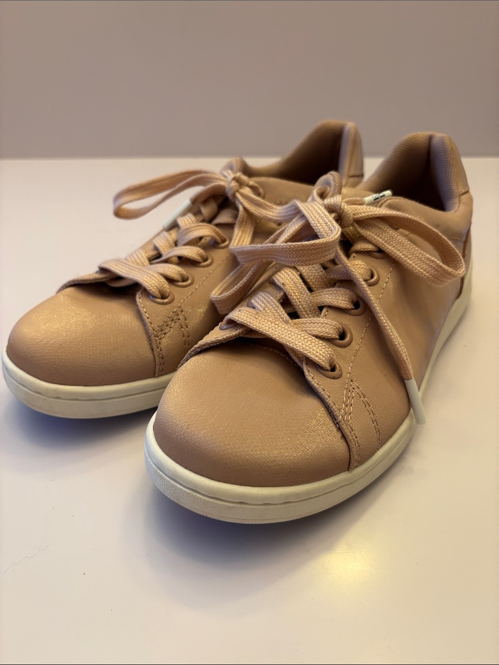 ED Ellen DeGeneres mauve leather Casual Sneakers size 6.5- Cute!